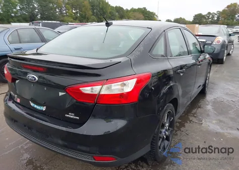 2013 Ford Focus Se z USA, uszkodzony, nr VIN 1FADP3F29DL247888